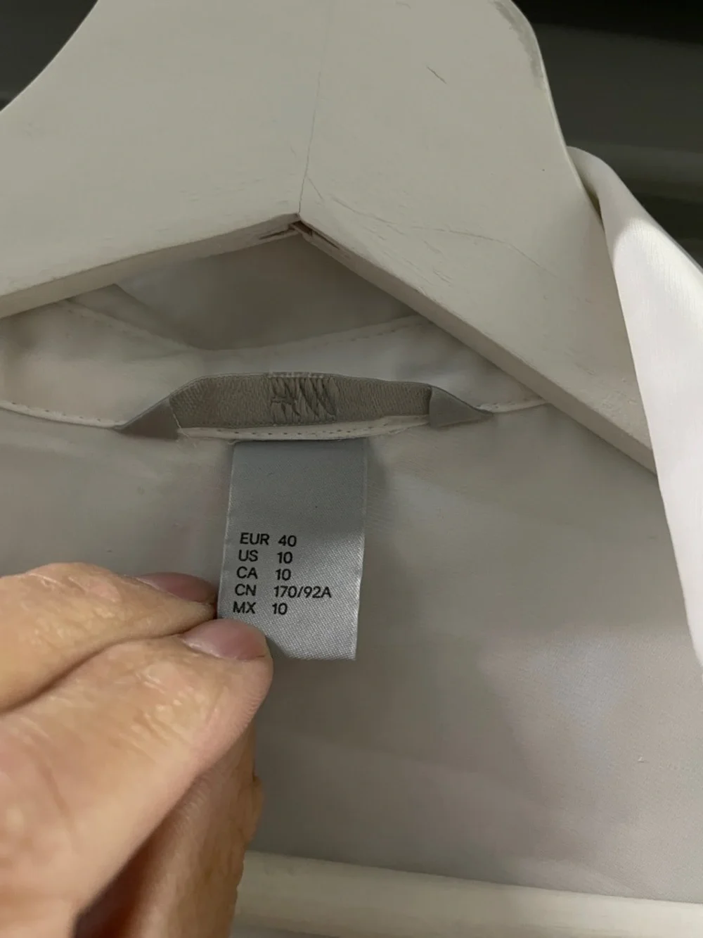 H&M White Men's Long-Sleeve Dress Shirt - Picture 2 of 4